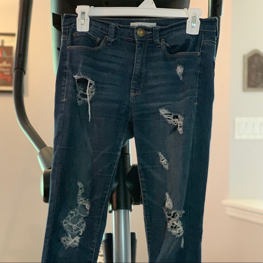 Junior’s Mudd Distressed High-Waisted Blue Jeans